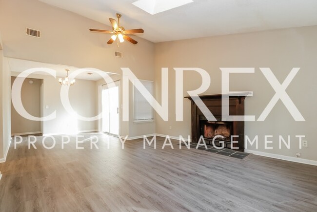 Foto del edificio - 3 Bedroom! Now Available!