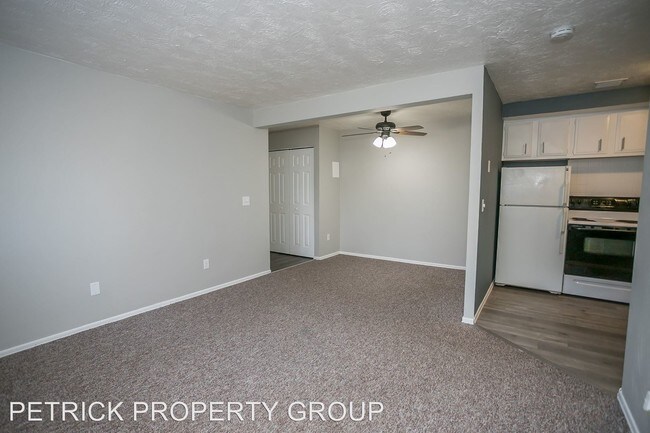 Building Photo - 2 br, 1 bath Apartment - 545 E. Erie Ave