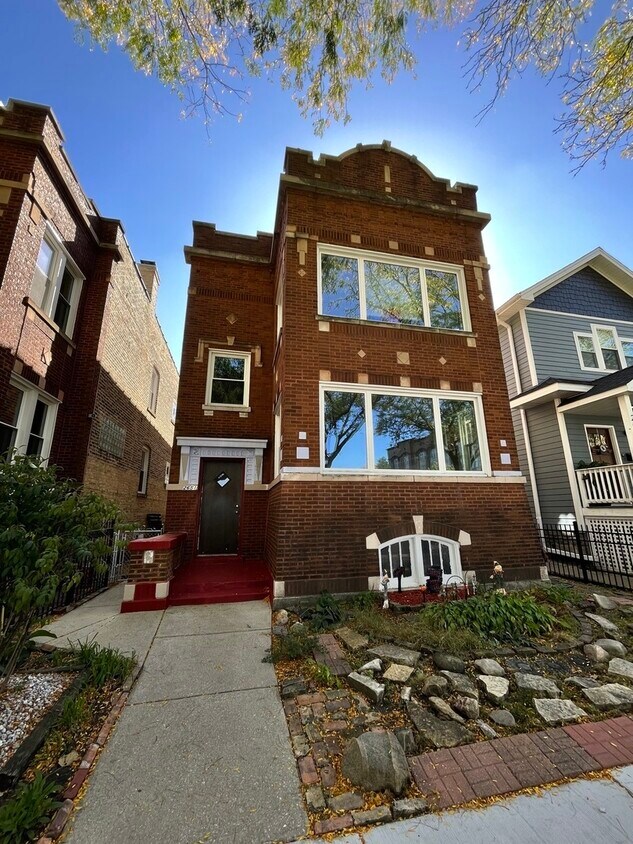 Foto principal - 2651 W Winona St