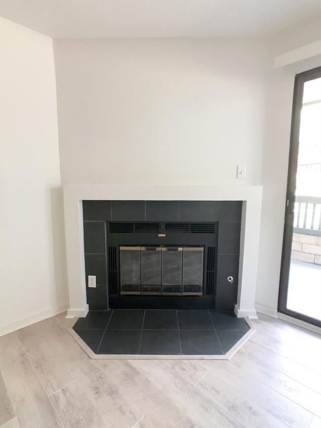 Building Photo - 1318 B St