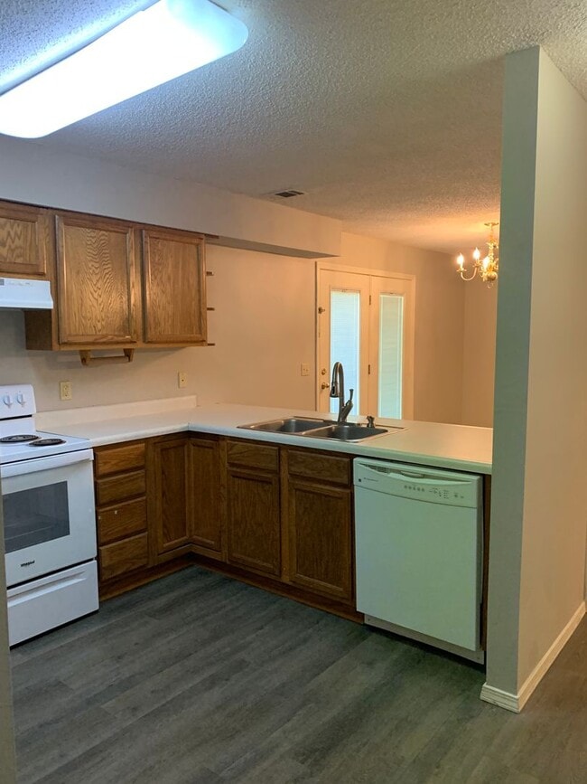 Building Photo - Freyaldenhoven Properties