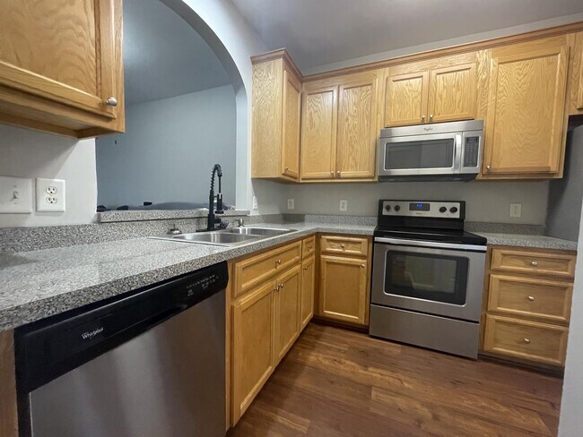 Building Photo - 4122 Brenmar Ln