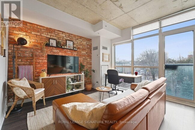 Building Photo - 1205 Queen St W