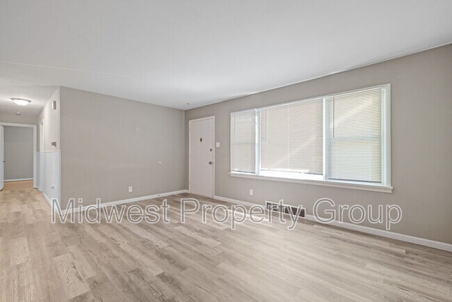 Building Photo - 1425 Lindsay Ln