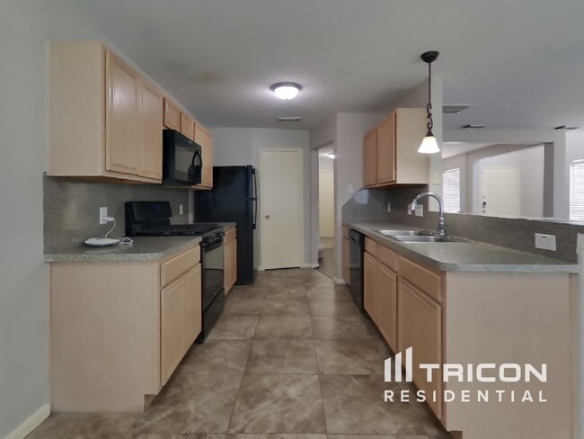 Foto del edificio - 6823 Highwind Bend Ln