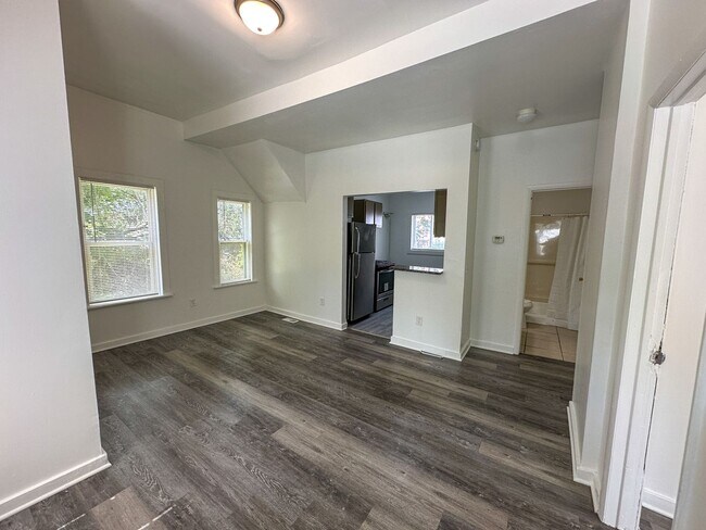 Foto del edificio - 613 Fuller Ave SE