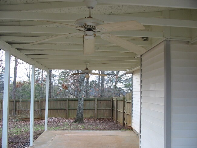 Building Photo - 1205 Sunday Ln