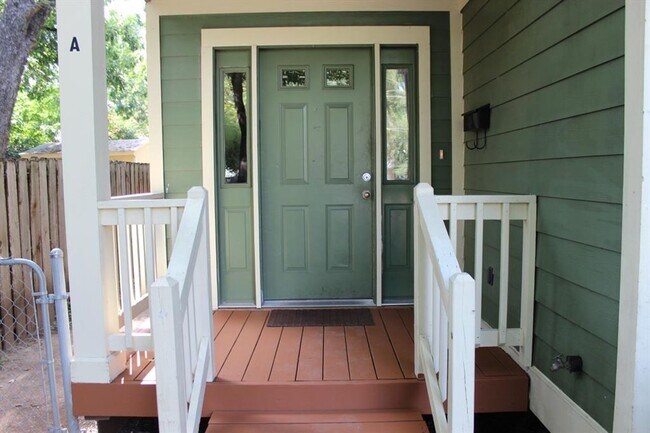 Foto del edificio - 4 bedroom 3 bath in the heart of North Campus