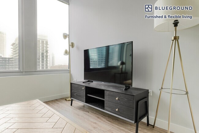 Foto del edificio - 165 N Desplaines St