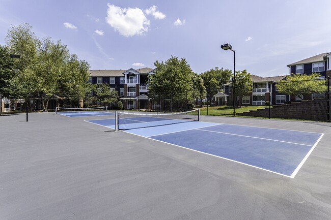 Building Photo - Park Place at Shelby Farms