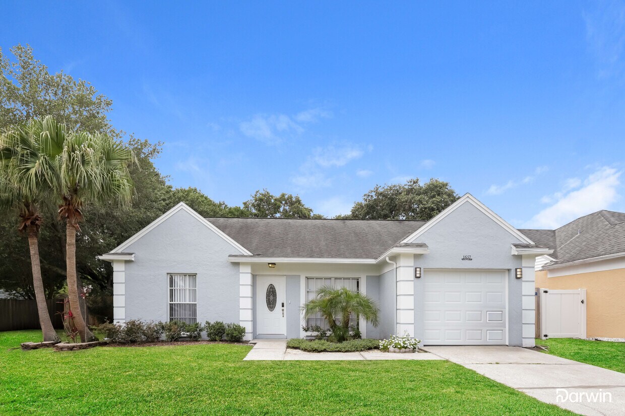 Primary Photo - 1657 Palm Leaf Dr