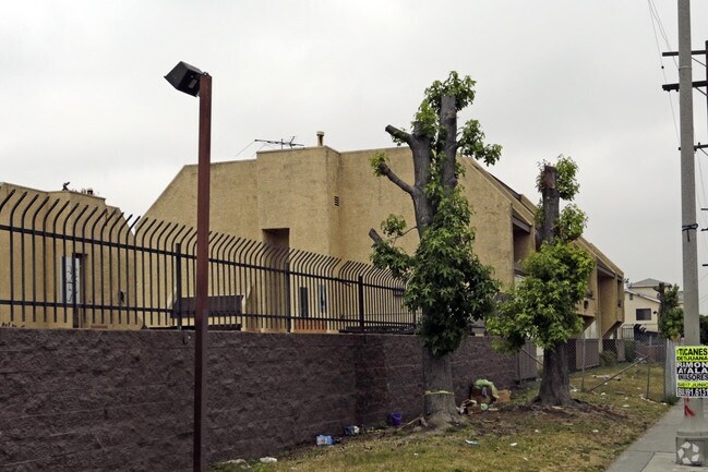 Foto del edificio - Rolland Curtis Gardens Apartments