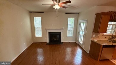 Building Photo - 23227 Roberts Tavern Dr