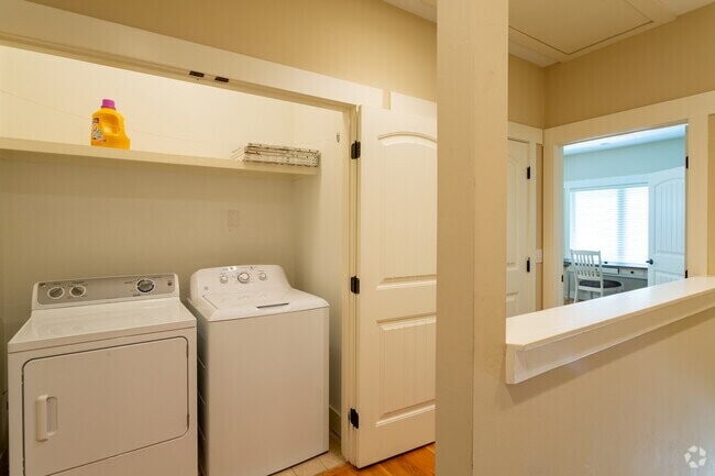 Photo - FULLY FURNISHED! 3 bed/3 bath luxury townhouse walking distance to FSU campus. Available Fall 2026!