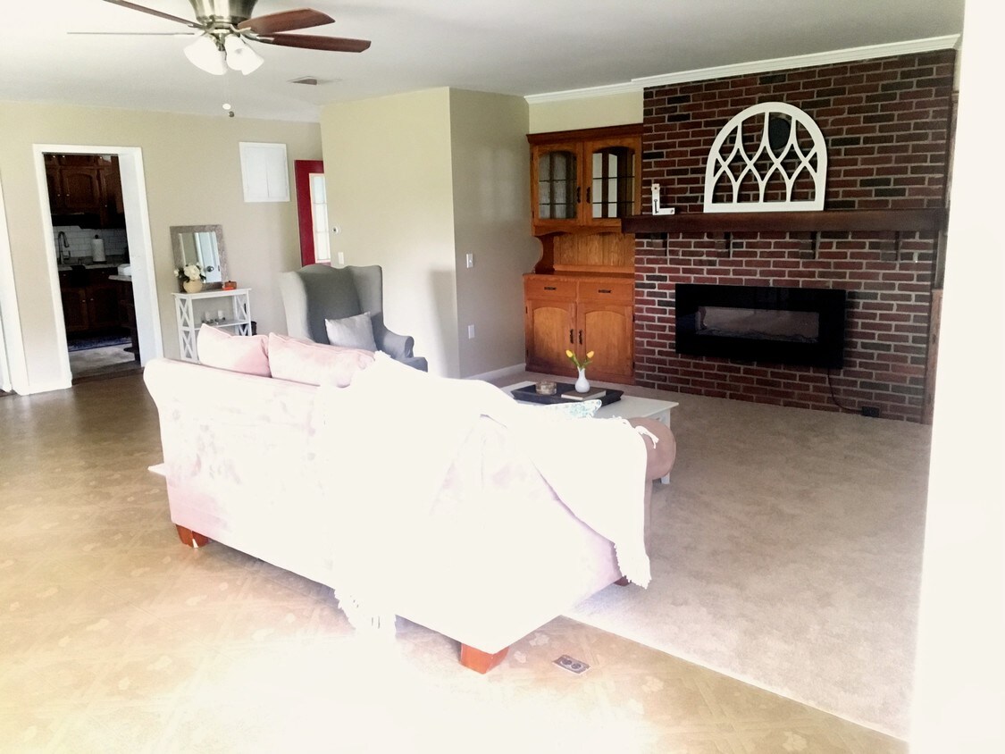 LIVING ROOM - 21 Arneytown-Hornerstown Rd