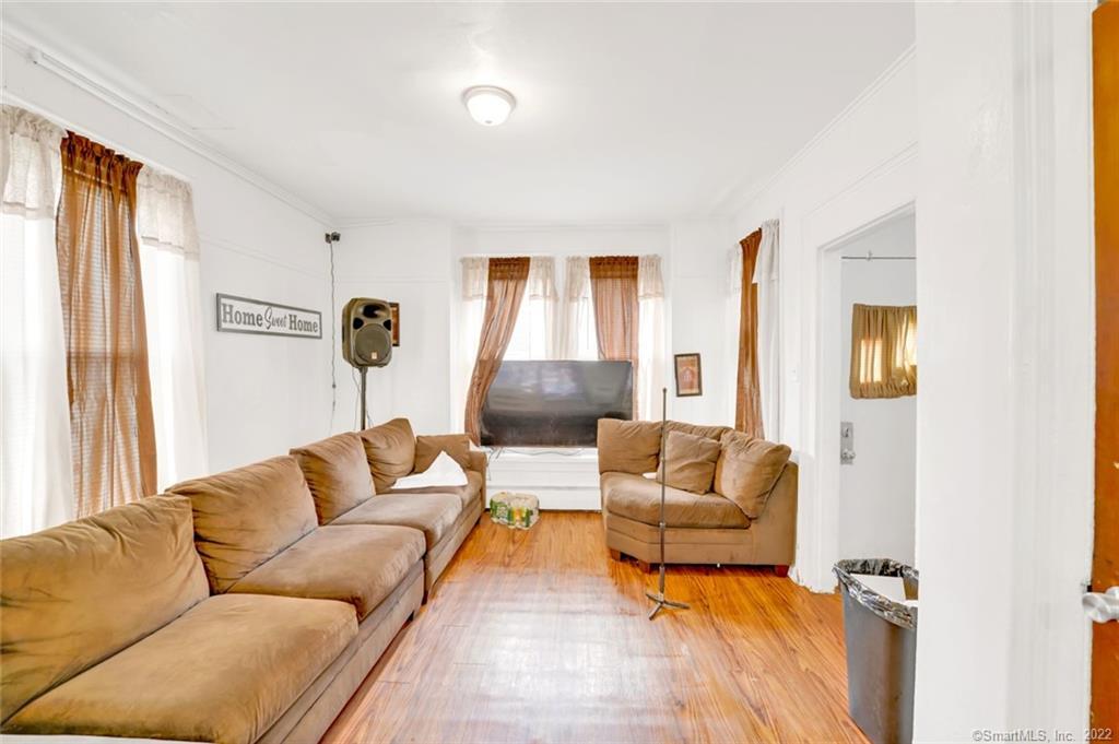 Primary Photo - 397 Colony St
