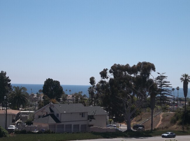 Building Photo - 795 Harbor Cliff Way