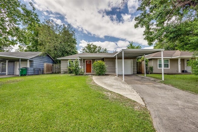Building Photo - 2606 Roy Cir