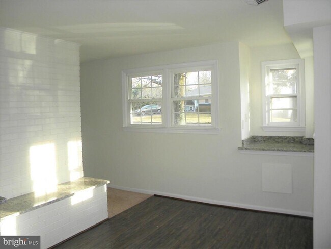 Building Photo - 110 Calvert Towne Rd