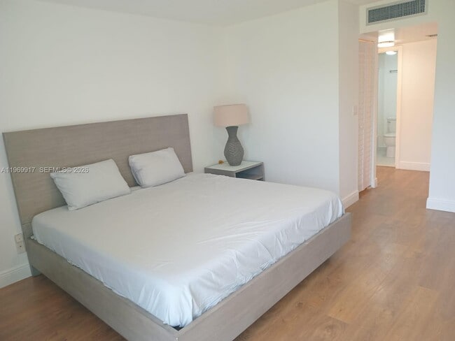 Foto del edificio - 20400 W Country Club Dr