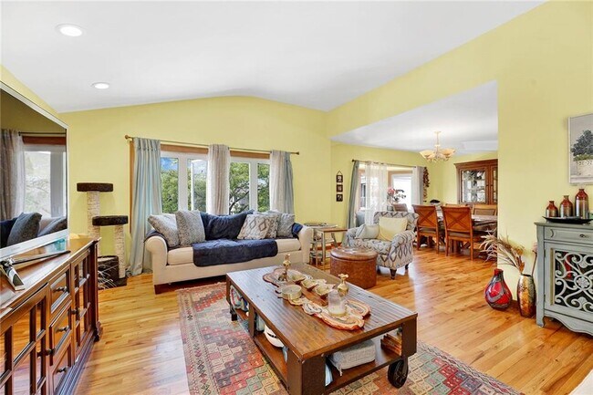 Foto del edificio - 24 Purdue Ct