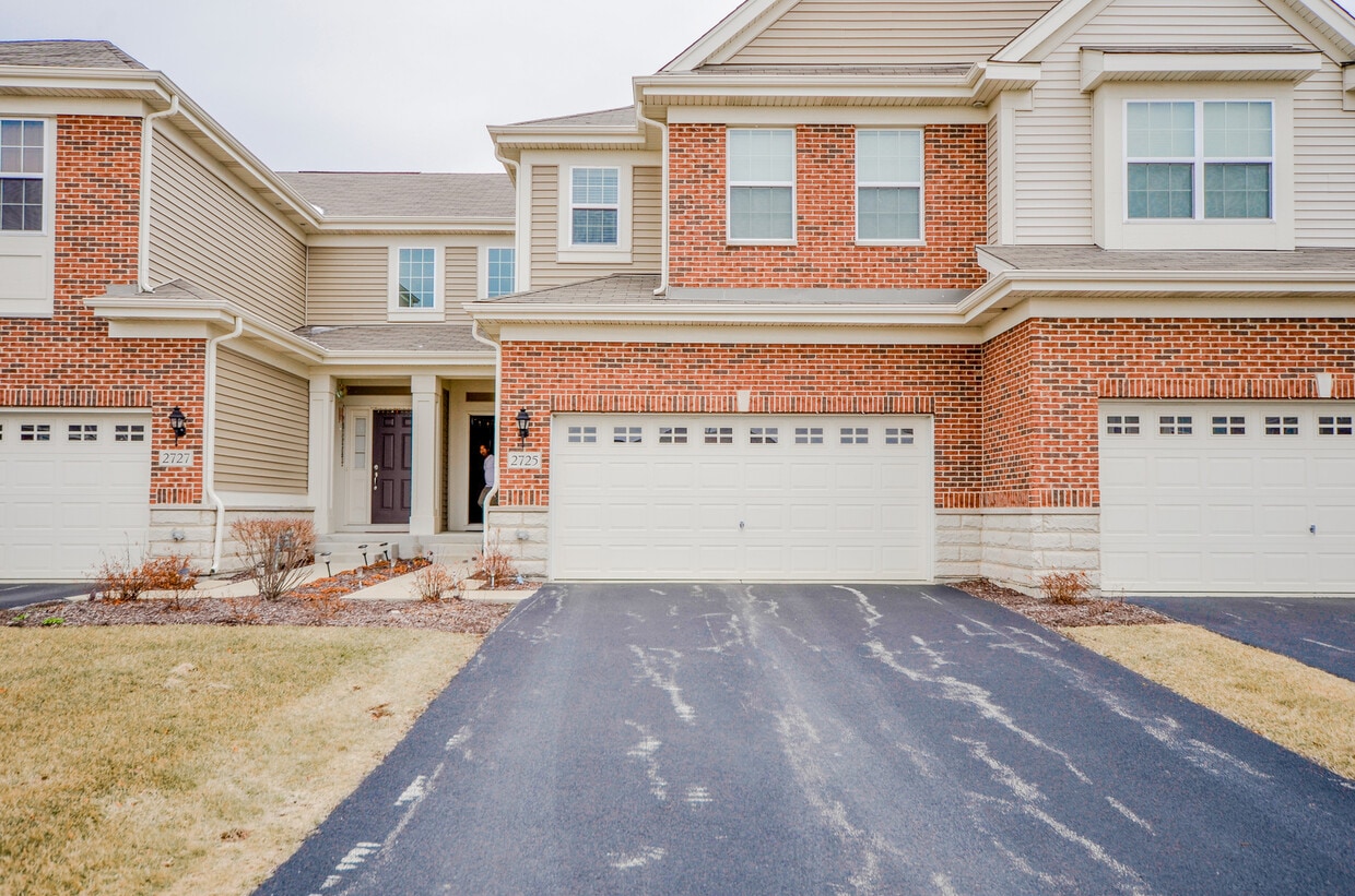 Primary Photo - 2725 Blakely Ln