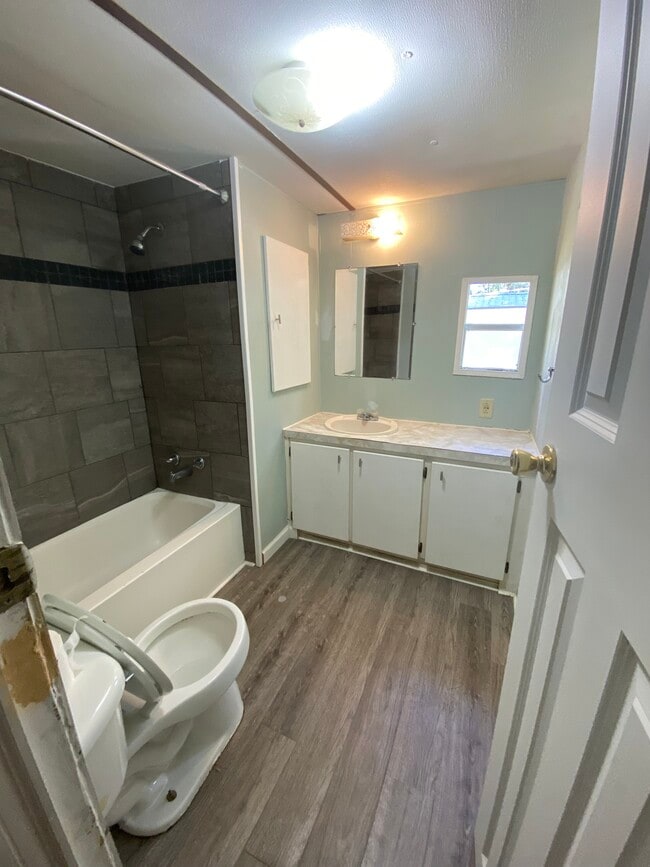 Foto del edificio - 2207 Dora Dr