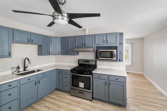 Foto del edificio - 215 E Maxon Ln