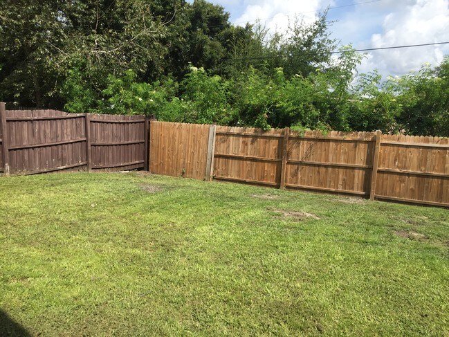 Amplio patio trasero - 13105 Odyssey Lake Way