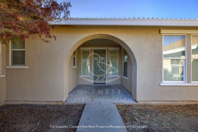 Foto del edificio - Plumas Lake Beauty! 4 Bedroom, 2 bathroom,...