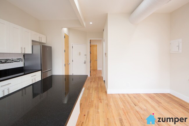 Building Photo - 213 Stuyvesant Ave