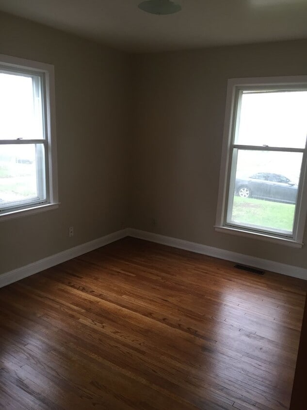 Building Photo - Beautiful Single Family Home