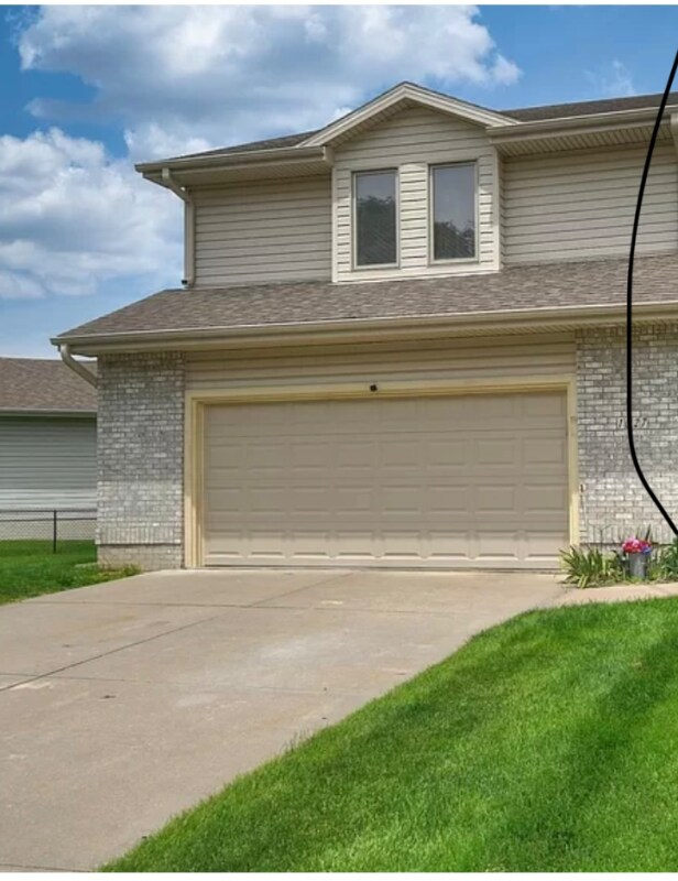 1027 Shoal Pointe Dr, Carter Lake, IA 51510 Townhome Rentals in