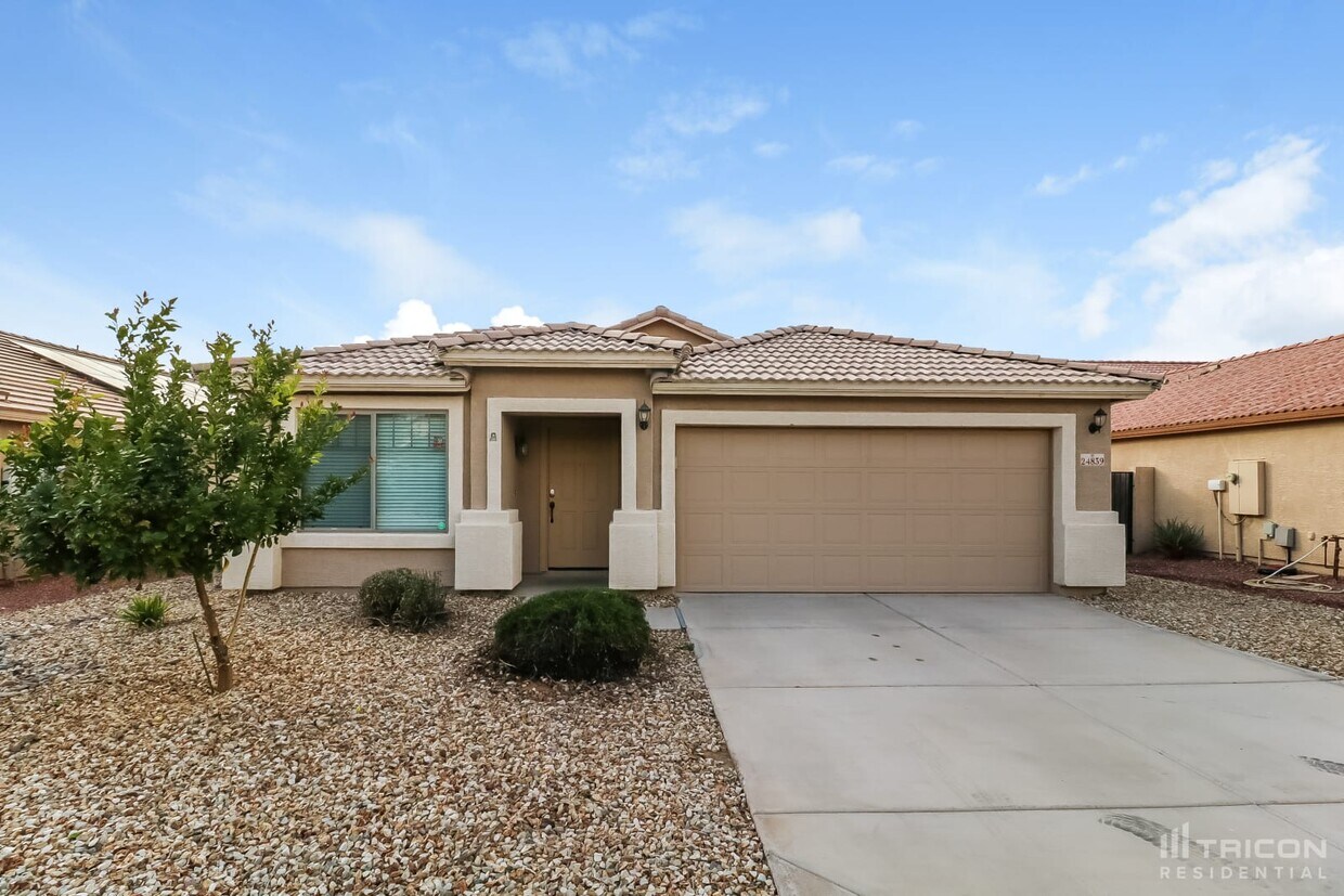 Primary Photo - 24839 W Huntington Dr