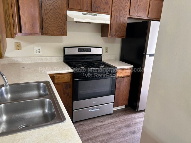 Foto del edificio - 128 Westwind Ct
