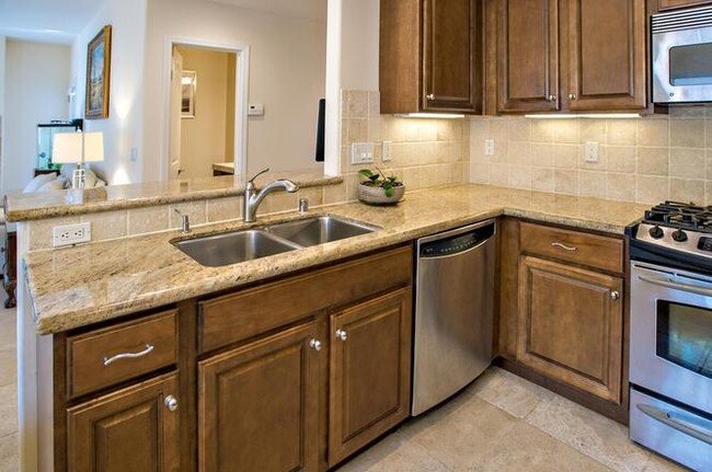 Kitchen layout stock photo - 3956 Lamont St