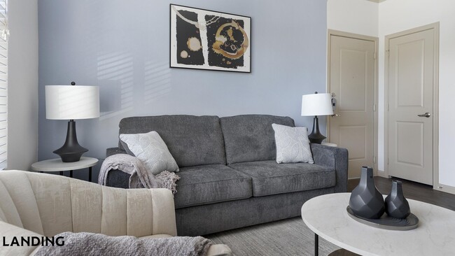 Foto del edificio - 7602 Luskey Blvd
