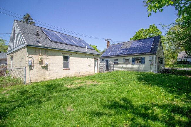 Building Photo - Charming Home for Rent in North Colonie Sc...
