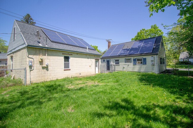 Foto del edificio - Charming Home for Rent in North Colonie Sc...