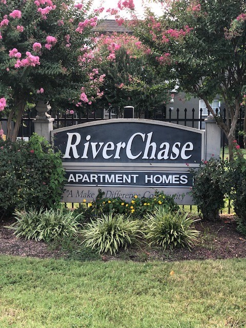 Foto principal - Riverchase Apartments