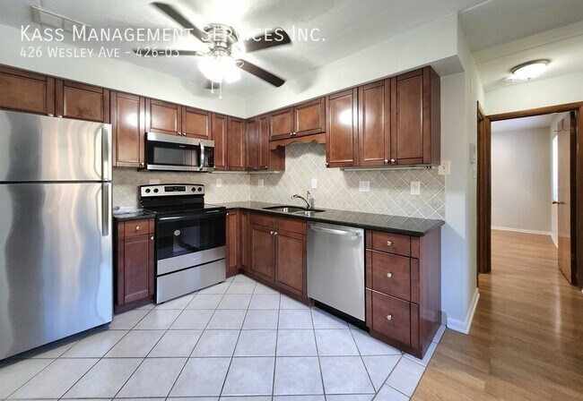 Foto del edificio - 426 Wesley Ave