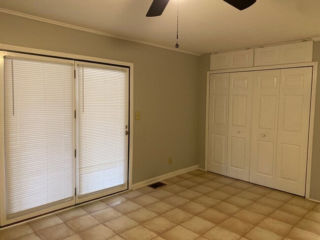 Building Photo - 135 Ayers Dr