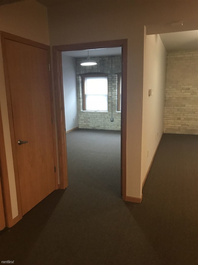 Foto del edificio - 1 br, 1 bath  - Holton Street Lofts 204
