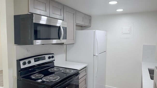 Building Photo - 362 E 1500 S