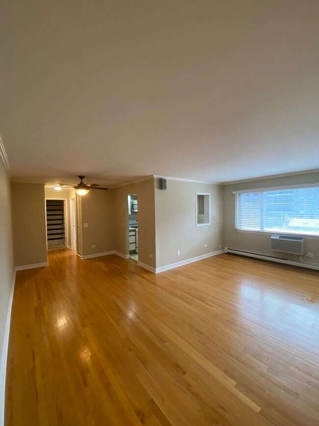 Building Photo - 205 W Miner St