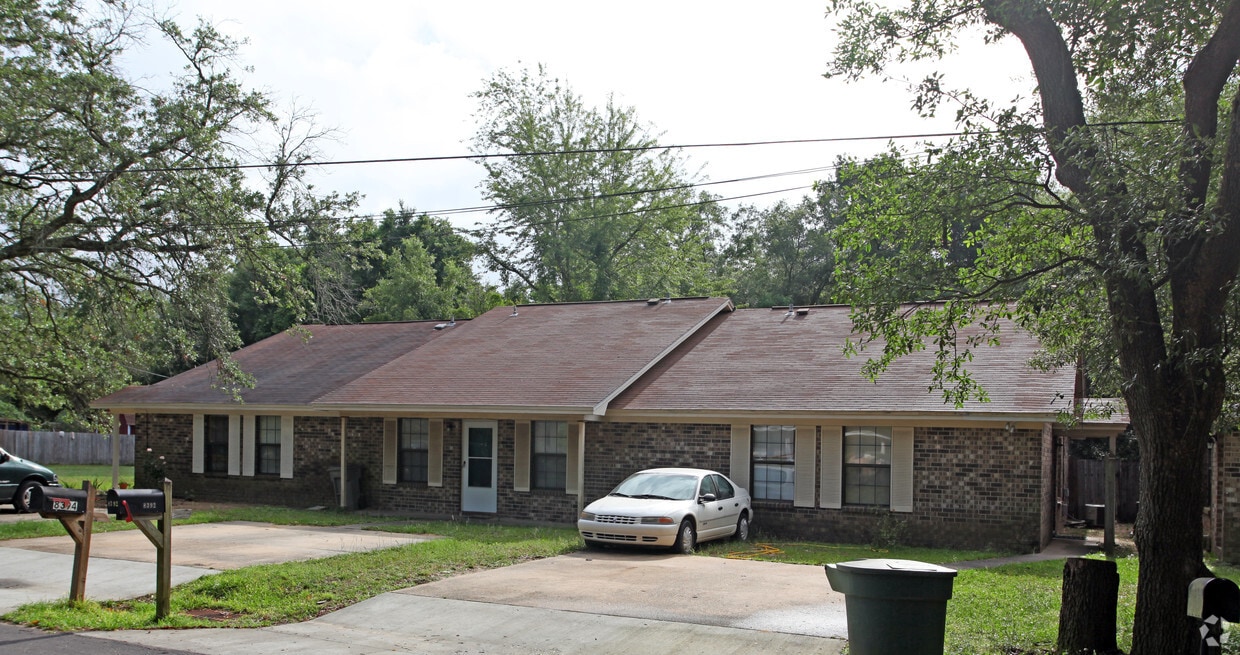 Primary Photo - 8386-8392 Carl Dean St