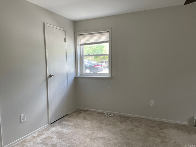 Building Photo - 400 N Corona Ave