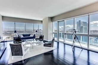 Building Photo - 4471 Dean Martin Dr