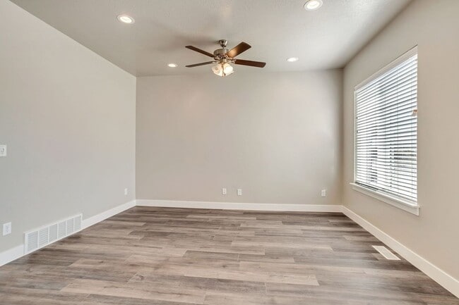 Building Photo - Great Lehi Townhome