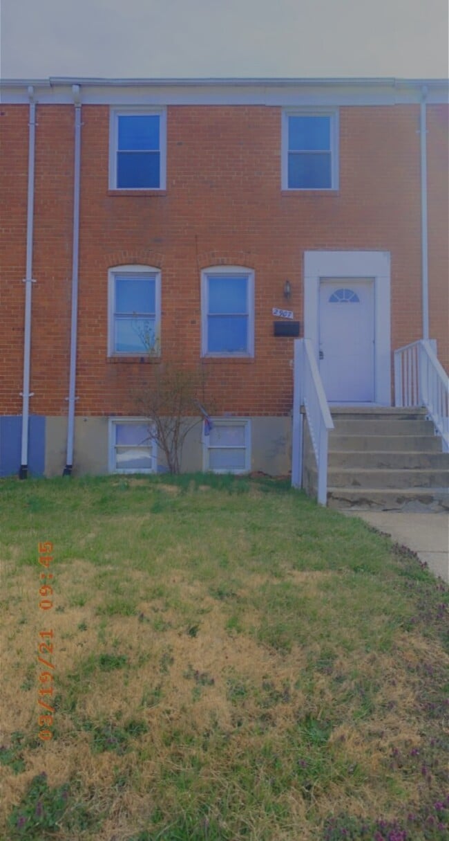 Building Photo - 2907 Cornwall Rd